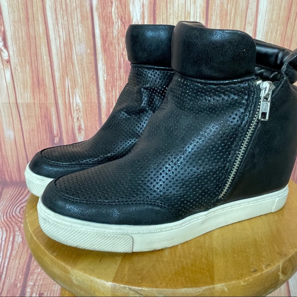 Mossimo Faux Leather Platform Wedge Sneakers Boots (9.5)